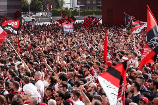 Photo LaPresse May 23, 2022 Milan, Italy News The departure of the open bus from Casa Milan for the Scudetto Festival. In the photo: Celebrations for the Scudetto victory  Copyright: xLaPresse AlessandroxBremec LaPrex