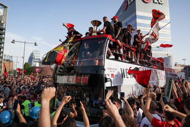 Photo LaPresse May 23, 2022 Milan, Italy News The departure of the open bus from Casa Milan for the Scudetto Festival. In the photo: Celebrations for the Scudetto victory  Copyright: xLaPresse AlessandroxBremec LaPrex