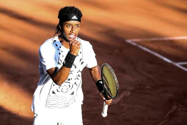 TENNIS - French Open 2022 PARIS,FRANCE,23.MAY.22 - TENNIS - ATP, Tennis Herren World Tour, French Open, Roland Garros, Grand Slam. Image shows the rejoicing of Mikael Ymer (SWE).  GEPAxpictures xPatrickxSteiner