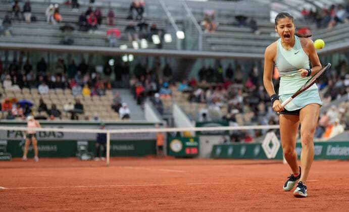 Mandatory Credit: Photo by Dave Shopland Shutterstock (12943993cb) Great Britain s Emma Raducanu celebrates a break of serve during her 3 set win in 1st round French Open Tennis, Day 2, Roland Garros, Paris, France - 23 May 2022 French Open Tennis, Day 2, Roland Garros, Paris, France - 23 May 2022  Copyright: xDavexShopland Shutterstockx 12943993cb