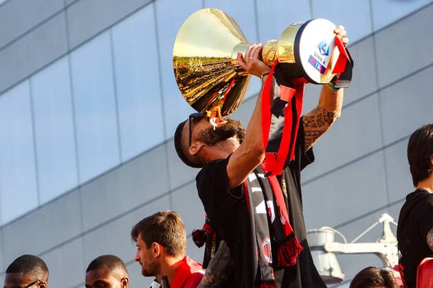 AC Milan s Scudetto Celebration Departure of uncovered bus from Casa Milan for AC Milan s Scudetto celebration in Milano, Italy, on May 23 2022 Milan Italy  Copyright: xMairoxCinquettix originalFilename:cinquetti-acmilans220523_np8aj.jpg