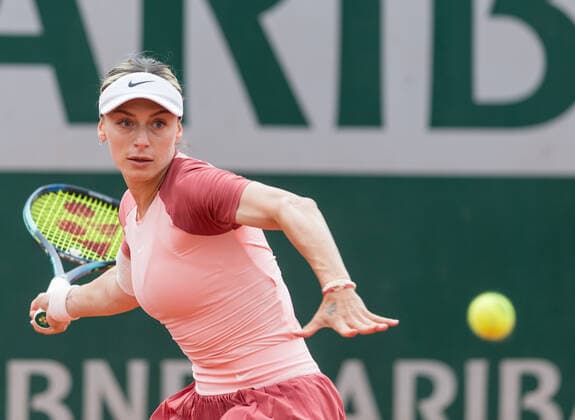 2022 French Open - Day Two Ana Bogdan (ROU) during the day two of he Roland-Garros Open tennis tournament in Paris, France, on May 23, 2022. Paris France  Copyright: xFotoxOlimpikx originalFilename:jastrzebowski-rolandga220523_npTcV.jpg