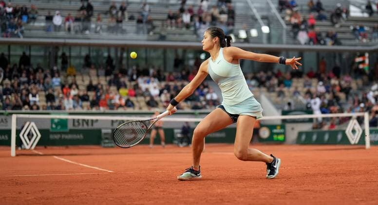 Mandatory Credit: Photo by Dave Shopland Shutterstock (12943993cp) Great Britain s Emma Raducanu in action during her 3 set win in 1st round French Open Tennis, Day 2, Roland Garros, Paris, France - 23 May 2022 French Open Tennis, Day 2, Roland Garros, Paris, France - 23 May 2022  Copyright: xDavexShopland Shutterstockx 12943993cp