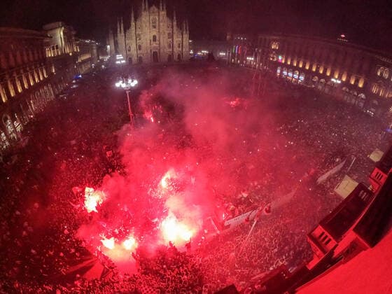 May 23, 2022, MILAN, Italia: The bus carrying AC Milan™s players and staff during the parade for the victory of the Italian Serie A Championship (Scudetto ) in the centre of Milan, Italy, 23 May 2022..ANSA MATTEO CORNER Soccer: AC Milan won the Italian Serie A Championship  - ZUMAa110 20220523_zaf_a110_033 Copyright: xMatteoxCornerx