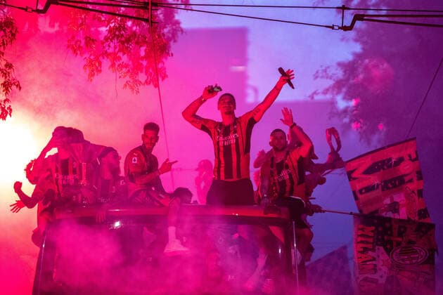 Photo LaPresse May 23, 2022 Milan, Italy news Italian champion AC Milan celebrate winning their 19th Scudetto by parading in an open-top bus through the streets of Milan  Copyright: xLaPressex