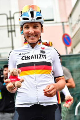 Sport Themen der Woche KW21 Sport Bilder des Tages Lisa Brennauer Etappe 1 Hof Lotto Thüringen Ladies Tour 2022 Lisa Brennauer beim Start zur ersten Etappe in Hof Lotto Thüringen Ladies Tour 2022 *** Lisa Brennauer Stage 1 Hof Lotto Thüringen Ladies Tour 2022 Lisa Brennauer at the start of the first stage in Hof Lotto Thüringen Ladies Tour 2022