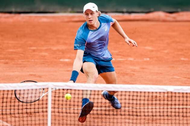 TENNIS - French Open 2022 PARIS,FRANCE,24.MAY.22 - TENNIS - ATP, Tennis Herren World Tour, French Open, Roland Garros, Grand Slam. Image shows Emil Ruusuvuori (FIN).  GEPAxpictures xPatrickxSteiner