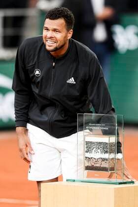 TENNIS - French Open 2022 PARIS,FRANCE,24.MAY.22 - TENNIS - ATP, Tennis Herren World Tour, French Open, Roland Garros, Grand Slam. Image shows Jo-Wilfried Tsonga (FRA). Keywords: trophy.  GEPAxpictures xPatrickxSteiner