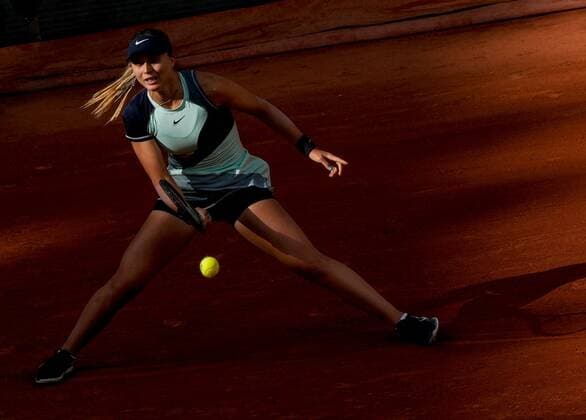 Mandatory Credit: Photo by Dave Shopland Shutterstock (12954044ca) Spain s Paula Badosa during her straight sets win French Open Tennis, Day 3, Roland Garros, Paris, France - 24 May 2022 French Open Tennis, Day 3, Roland Garros, Paris, France - 24 May 2022  Copyright: xDavexShopland Shutterstockx 12954044ca