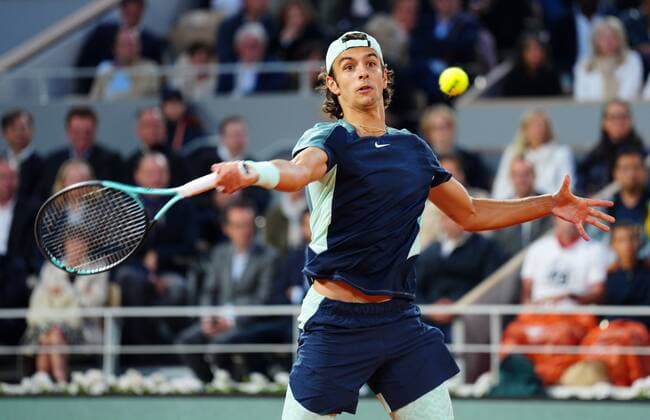 Mandatory Credit: Photo by Javier Garcia Shutterstock (12954043em) Lorenzo Musetti in first round action French Open Tennis, Day 3, Roland Garros, Paris, France - 24 May 2022 French Open Tennis, Day 3, Roland Garros, Paris, France - 24 May 2022  Copyright: xJavierxGarcia Shutterstockx 12954043em