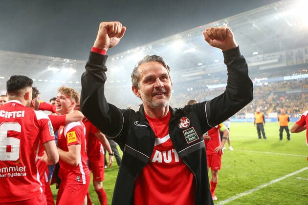 24 05 2022, xtgx, football relegation 2 Bundesliga, SG Dynamo Dresden 1 FC Kaiserslautern emspor, v l Dirk Schuster Kaiserslautern, coach celebrates promotion jubilation over the victory, cheering after the end of the game DFL DFB REGULATES PROHIBIT ANY USE OF PHOTOGRAPHS as IMAGE SEQUENCES and or QUASI VIDEO Dresden