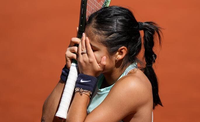 Mandatory Credit: Photo by Dave Shopland Shutterstock (12954391ac) Great Britain s Emma Raducanu loses in 2nd Round French Open Tennis, Day 4, Roland Garros, Paris, France - 25 May 2022 French Open Tennis, Day 4, Roland Garros, Paris, France - 25 May 2022  Copyright: xDavexShopland Shutterstockx 12954391ac