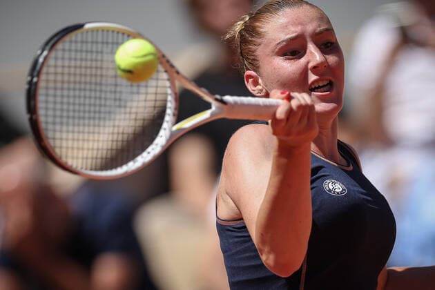 Angelique KERBER (GER) contre Elsa JACQUEMOT (FRA) TENNIS : Roland Garros 2022 - 25 05 2022 AurelienMorissard Panoramic 