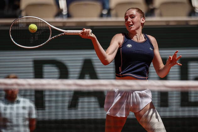 Angelique KERBER (GER) contre Elsa JACQUEMOT (FRA) TENNIS : Roland Garros 2022 - 25 05 2022 AurelienMorissard Panoramic 