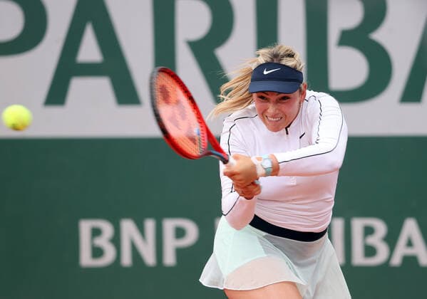 Donna Vekic of Croatia plays against US Amanda Anisimo during their French Tennis Open match at Roland Garros near Paris, France, on Wednesday, May 25, 2022. Anisimova won 6-4, 6-1.  PAR20220525132 MAYAxVIDON-WHITE