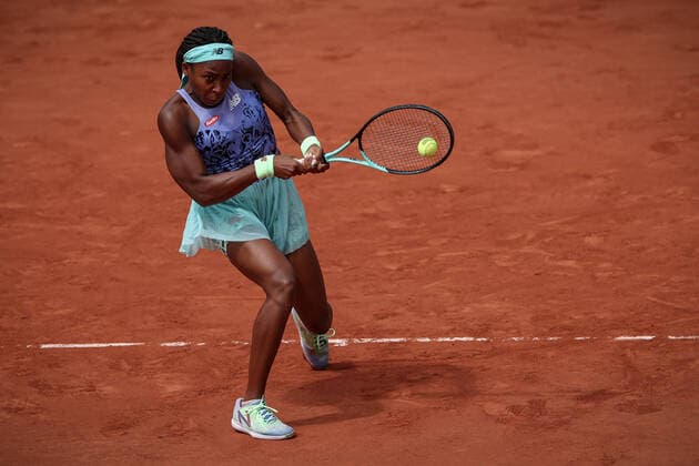 Alison VAN UYTVANCK (BEL) contre Coco GAUFF (USA) TENNIS : Roland Garros 2022 - 25 05 2022 AurelienMorissard Panoramic 
