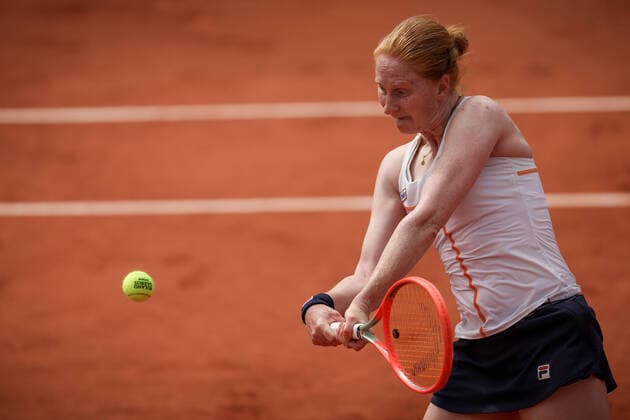 Alison VAN UYTVANCK (BEL) contre Coco GAUFF (USA) TENNIS : Roland Garros 2022 - 25 05 2022 AurelienMorissard Panoramic 
