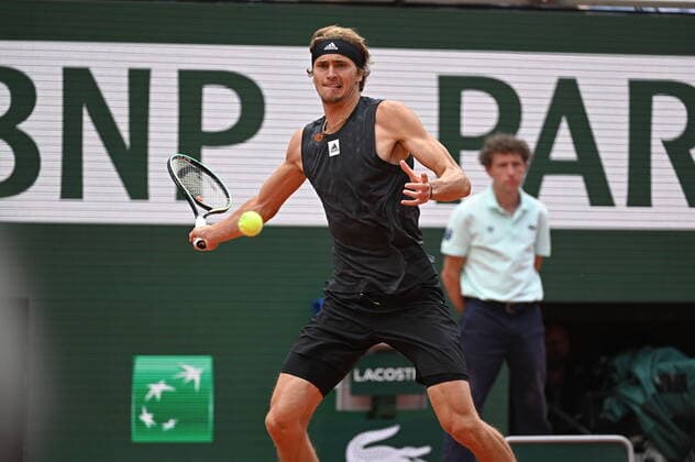 25 05 2022, Tennis, French Open 2022 Roland Garros, FRA, Paris, Roland Garros picture v li Alexander Zverev GER Copyright: HMBxMedia AntonioxBorga
