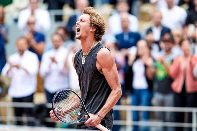 TENNIS - French Open 2022 PARIS,FRANCE,25.MAY.22 - TENNIS - ATP, Tennis Herren World Tour, French Open, Roland Garros, Grand Slam. Image shows the rejoicing of Alexander Zverev (GER).  GEPAxpictures xPatrickxSteiner