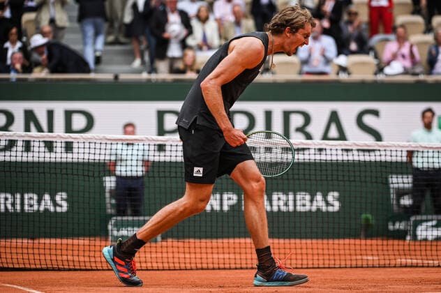 May 25, 2022, Paris, France, France: Alexander ZVEREV of Germany celebrates his victory during the Day four of Roland-Garros 2022, French Open 2022, Grand Slam tennis tournament at the Roland-Garros stadium on May 25, 2022 in Paris, France. Paris France - ZUMAm308 20220525_zsp_m308_049 Copyright: xMatthieuxMirvillex
