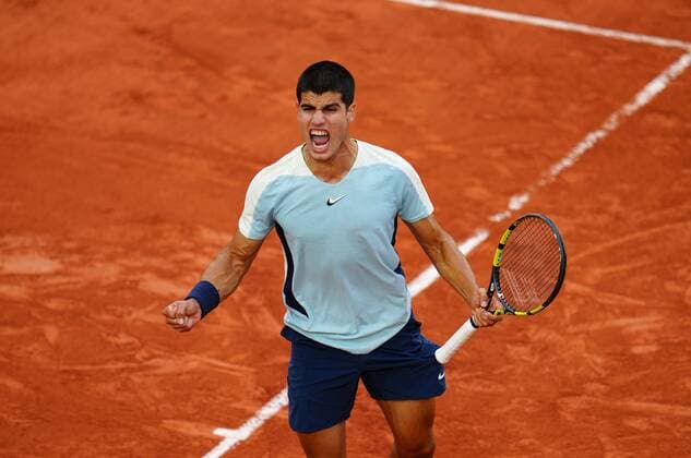 Mandatory Credit: Photo by Javier Garcia Shutterstock (12954376av) Carlos Alcaraz celebrates French Open Tennis, Day 4, Roland Garros, Paris, France - 25 May 2022 French Open Tennis, Day 4, Roland Garros, Paris, France - 25 May 2022  Copyright: xJavierxGarcia Shutterstockx 12954376av