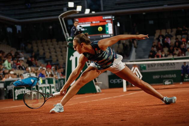 Diane PARRY (FRA) contre Camila OSORIO (COL) TENNIS : Roland Garros 2022 - 25 05 2022 AurelienMorissard Panoramic 