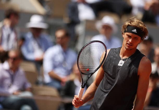 (220526) -- PARIS, May 26, 2022 -- Alexander Zverev of Germany reacts during the men s singles second round match between Alexander Zverev of Germany and Sebastian Baez of Argentina at the French Open tennis tournament at Roland Garros in Paris, France, May 25, 2022. ) (SP)FRANCE-PARIS-TENNIS-ROLAND GARROS-FRENCH OPEN GaoxJing 