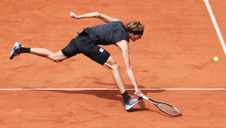 (220526) -- PARIS, May 26, 2022 -- Alexander Zverev of Germany competes during the men s singles second round match between Alexander Zverev of Germany and Sebastian Baez of Argentina at the French Open tennis tournament at Roland Garros in Paris, France, May 25, 2022. ) (SP)FRANCE-PARIS-TENNIS-ROLAND GARROS-FRENCH OPEN GaoxJing 