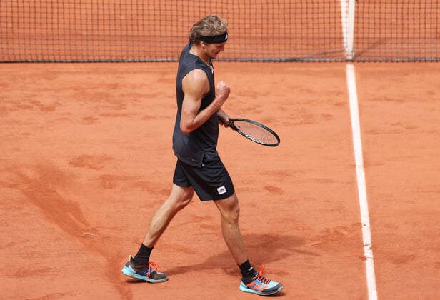 (220526) -- PARIS, May 26, 2022 -- Alexander Zverev of Germany reacts during the men s singles second round match between Alexander Zverev of Germany and Sebastian Baez of Argentina at the French Open tennis tournament at Roland Garros in Paris, France, May 25, 2022. ) (SP)FRANCE-PARIS-TENNIS-ROLAND GARROS-FRENCH OPEN GaoxJing 