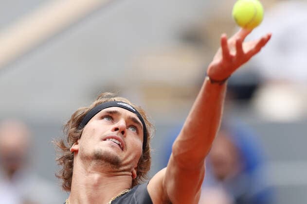 (220526) -- PARIS, May 26, 2022 -- Alexander Zverev of Germany serves during the men s singles second round match between Alexander Zverev of Germany and Sebastian Baez of Argentina at the French Open tennis tournament at Roland Garros in Paris, France, May 25, 2022. ) (SP)FRANCE-PARIS-TENNIS-ROLAND GARROS-FRENCH OPEN GaoxJing 