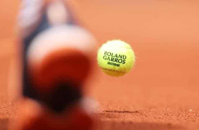 (220526) -- PARIS, May 26, 2022 -- A tennis ball is seen during the men s singles second round match between Alexander Zverev of Germany and Sebastian Baez of Argentina at the French Open tennis tournament at Roland Garros in Paris, France, May 25, 2022. ) (SP)FRANCE-PARIS-TENNIS-ROLAND GARROS-FRENCH OPEN GaoxJing 