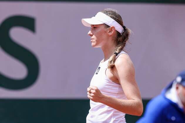 TENNIS - French Open 2022 PARIS,FRANCE,26.MAY.22 - TENNIS - WTA, Tennis Damen Tour, French Open, Roland Garros, Grand Slam. Image shows the rejoicing of Kaja Juvan (SLO).  GEPAxpictures xPatrickxSteiner