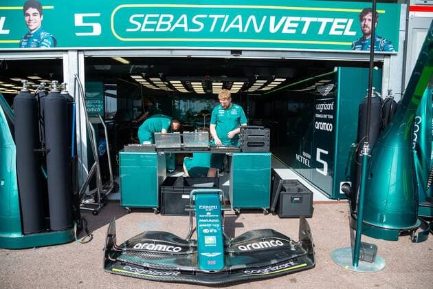 View into the pit of Sebastian Vettel Aston Martin , Monaco Grand Prix 2022, Motorsport, Formula 1, 26 05 2022 Monaco Grand Prix 2022, Motorsport, Formula 1, 26 05 2022 Copyright: xEibner-Pressefoto AlexanderxNeisx EP_ANS