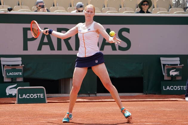 May 26, 2022, PARIS, France: ALISON UYTVANCK of Belgium return the ball to COCO GAUFF of the USA during the Day 4 of the French Open 2022, Grand Slam tennis womens tournament at the Roland-Garros Stadium - Paris France..Coco Gauss won : 6:1 7:6 PARIS France - ZUMAp119 20220526_zaf_p119_083 Copyright: xPierrexSteveninx
