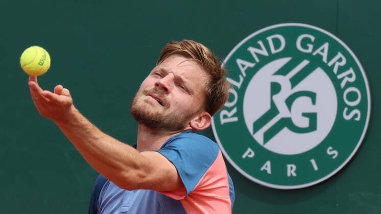 Belgian David Goffin tosses the ball to serve during a tennis match between Belgian Goffin ATP, Tennis Herren 48) and American Tiafoe (ATP 27), in the second round of the men s singles of the Roland Garros French Open tennis tournament, in Paris, France, Thursday 26 May 2022. This year s tournament takes place from 22 May to 5 June. BENOITxDOPPAGNE  x35518519x