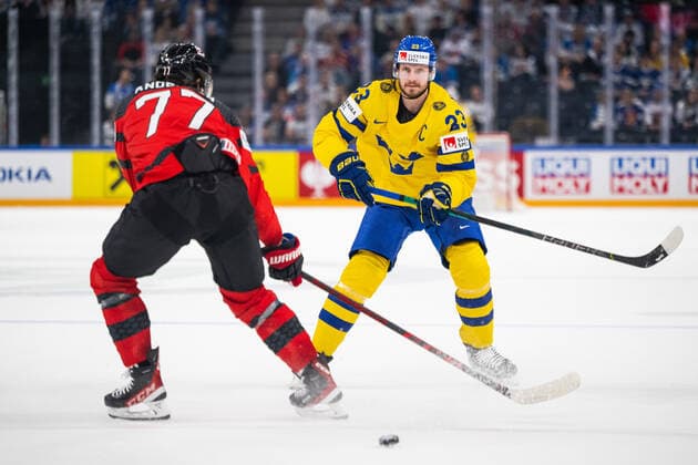 220526 Oliver Ekman Larsson of Sweden during the 2022 IIHF Ice Hockey World Championship quarterfinal game between Sweden and Canada on May 26, 2022 in Tampere Photo Maxim Thore BILDBYRAN kod MT MT0402 ice hockey ice hockey ice hockey vm iihf ice hockey world championship sweden sweden canada canada bbeng quarter final quarterfinal,  Copyright: MAXIMxTHORE BB220526MT047