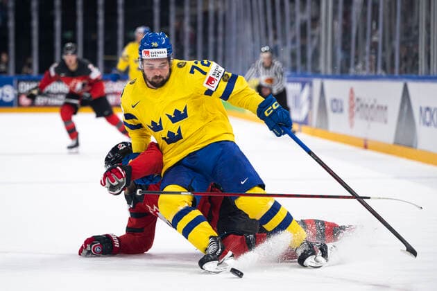 220526 Emil Bemström of Sweden during the 2022 IIHF Ice Hockey World Championship quarterfinal game between Sweden and Canada on May 26, 2022 in Tampere Photo Maxim ThorÃ BILDBYRAN kod MT MT0402 ice hockey ice hockey ice hockey vm iihf ice hockey world championship sweden sweden canada canada bbeng quarter final,  Copyright: MAXIMxTHORE BB220526MT057