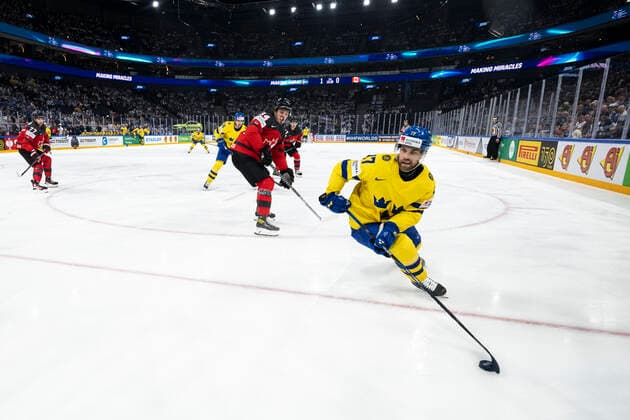 220526 Oskar Lang of Sweden during the 2022 IIHF Ice Hockey World Championship quarterfinal game between Sweden and Canada on May 26, 2022 in Tampere Photo Maxim ThorÃ BILDBYRAN kod MT MT0402,  Copyright: MAXIMxTHORE BB220526MT064