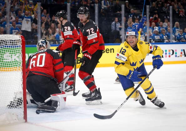 Max Friberg 12, SWE scores 3-0 goal during the 2022 IIHF Ice hockey, Eishockey World Championship, WM, Weltmeisterschaft match between Sweden - Canada at the Nokia Arena on 26. May 2022 in Tampere, Finland. (Kalle Parkkinen Newspix24)  Copyright: xKallexParkkinenx np2426242401877