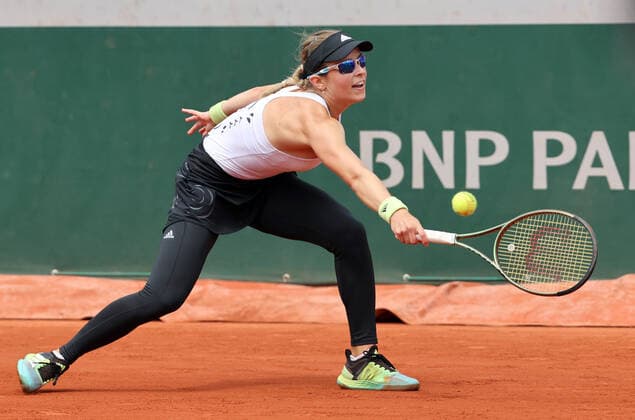 US Katie Volynets plays against Kazakhstan s Elena Rybakina during their French Tennis Open match at Roland Garros near Paris, France, on Thursday May 26, 2022. Rynakina won 6-4, 6-0.  PAR20220526123 MAYAxVIDON-WHITE
