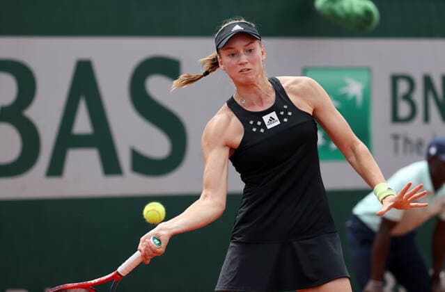 Kazakhstan s Elena Rybakina plays against US Katie Volynets during their French Tennis Open match at Roland Garros near Paris, France, on Thursday May 26, 2022. Rynakina won 6-4, 6-0.  PAR20220526125 MAYAxVIDON-WHITE