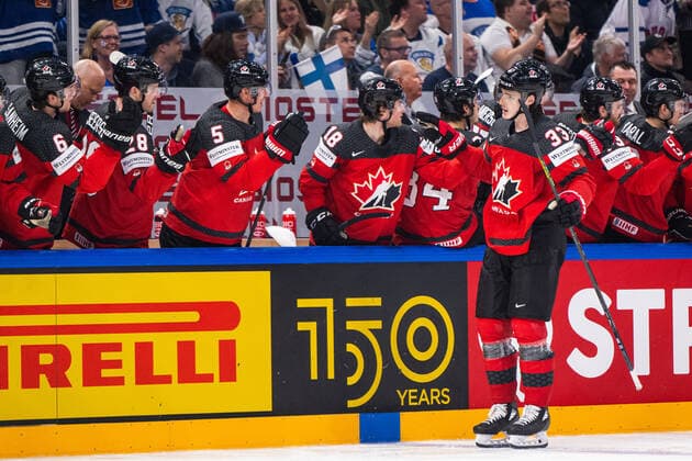 220526 Ryan Graves of Canada celebrates after scoring 3 1 during the 2022 IIHF Ice Hockey World Championship quarterfinal game between Sweden and Canada on May 26, 2022 in Tampere Photo Maxim Thore BILDBYRAN kod MT MT0402 ishockey ice hockey ishockey vm iihf ice hockey world championship sverige sweden canada canada bbeng quarterfinal quarterfinal cheers,  Copyright: MAXIMxTHORE BB220526MT085