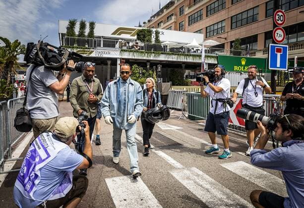 2022 05 26 15 00 34 MONTE CARLO Lewis Hamilton Mercedes in the paddock on the Thursday prior to the Monaco Formula 1 Grand Prix The seventh race weekend of this season in Formula 1 starts in the narrow streets of Monaco ANP REMKO DE WAAL netherlands out belgium out MONTE CARLO xVIxxIVx 449339716 originalFilename: 0159972948st.jpg