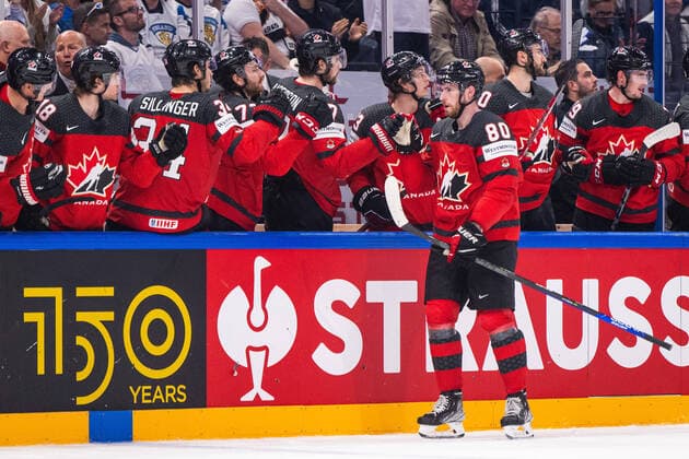 220526 Pierre Luc Dubois of Canada celebrates after scoring 3 2 during the 2022 IIHF Ice Hockey World Championship quarterfinal game between Sweden and Canada on May 26, 2022 in Tampere Photo Maxim Thore BILDBYRAN kod MT MT0402 ishockey ice hockey ishockey vm iihf ice hockey world championship sverige sweden canada canada bbeng quarterfinal quarterfinal cheer,  Copyright: MAXIMxTHORE BB220526MT091