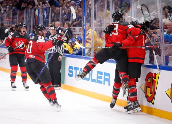 Canada payers celebrating overtime goal during the 2022 IIHF Ice hockey, Eishockey World Championship, WM, Weltmeisterschaft match between Sweden - Canada at the Nokia Arena on 26. May 2022 in Tampere, Finland. (Kalle Parkkinen Newspix24)  Copyright: xKallexParkkinenx np2426543401892