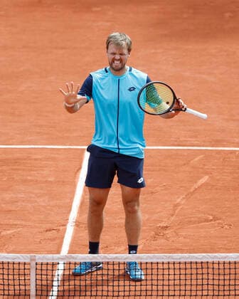 French Open 2022, Kevin Krawietz GER reacts angry after losing a point, anger, disappointment, emotion, Nicole Melichar Martinez USA , Mixed Doubles Copyright: xJuergenxHasenkopfx