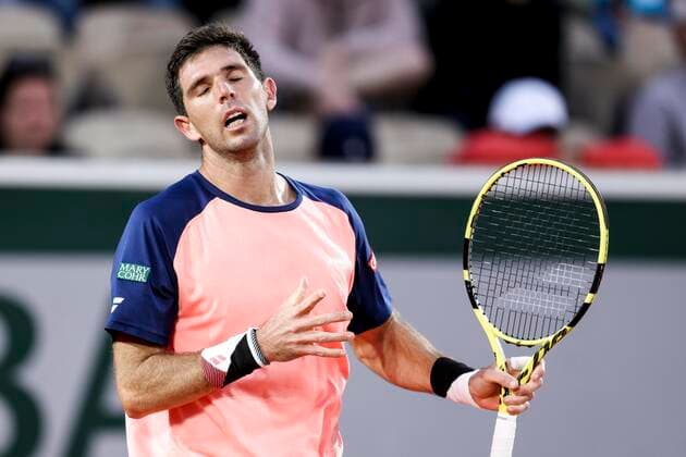 TENNIS - French Open 2022 PARIS,FRANCE,26.MAY.22 - TENNIS - ATP, Tennis Herren World Tour, French Open, Roland Garros, Grand Slam. Image shows the disappointment of Federico Delbonis (ARG).  GEPAxpictures xPatrickxSteiner