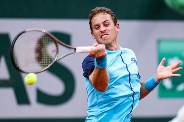 TENNIS - French Open 2022 PARIS,FRANCE,26.MAY.22 - TENNIS - ATP, Tennis Herren World Tour, French Open, Roland Garros, Grand Slam. Image shows Roberto Carballes Baena (ESP).  GEPAxpictures xPatrickxSteiner