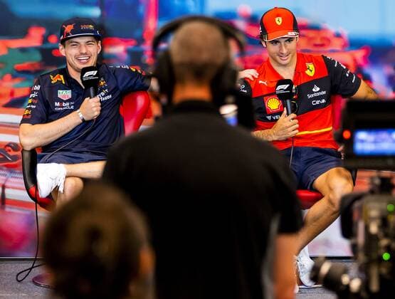 MONTE CARLO Max Verstappen Oracle Red Bull Racing and Carlos Sainz Ferrari during a press conference prior to practice 1 for the F1 Grand Prix of Monaco at Circuit de Monaco on May 27, 2022 in Monte Carlo, Monaco REMKO DE WAAL F1 Grand Prix of Monaco practice 1 2022 xVIxANPxSportx xxANPxIVx 449385639 originalFilename: 449385639.jpg