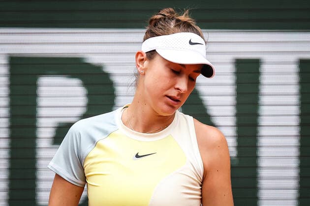 May 27, 2022, Paris, France, France: Belinda BENCIC of Swiss looks dejected during the Day six of Roland-Garros 2022, French Open 2022, Grand Slam tennis tournament at the Roland-Garros stadium on May 27, 2022 in Paris, France. Paris France - ZUMAm308 20220527_zsp_m308_008 Copyright: xMatthieuxMirvillex